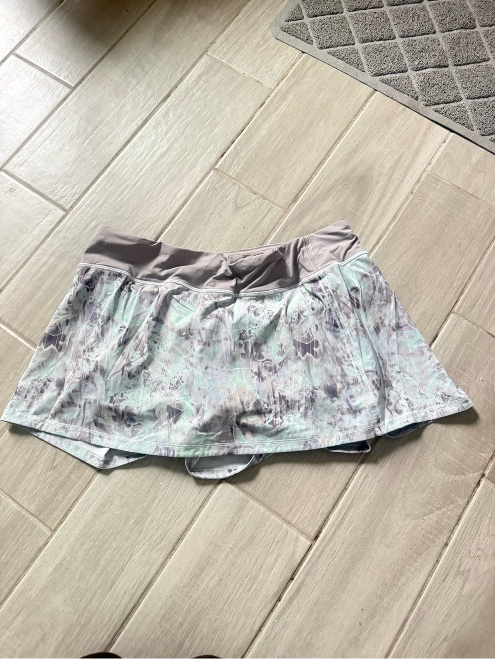 lululemon athletica Women's Mint & Light Gray Printed Mini Skirt
